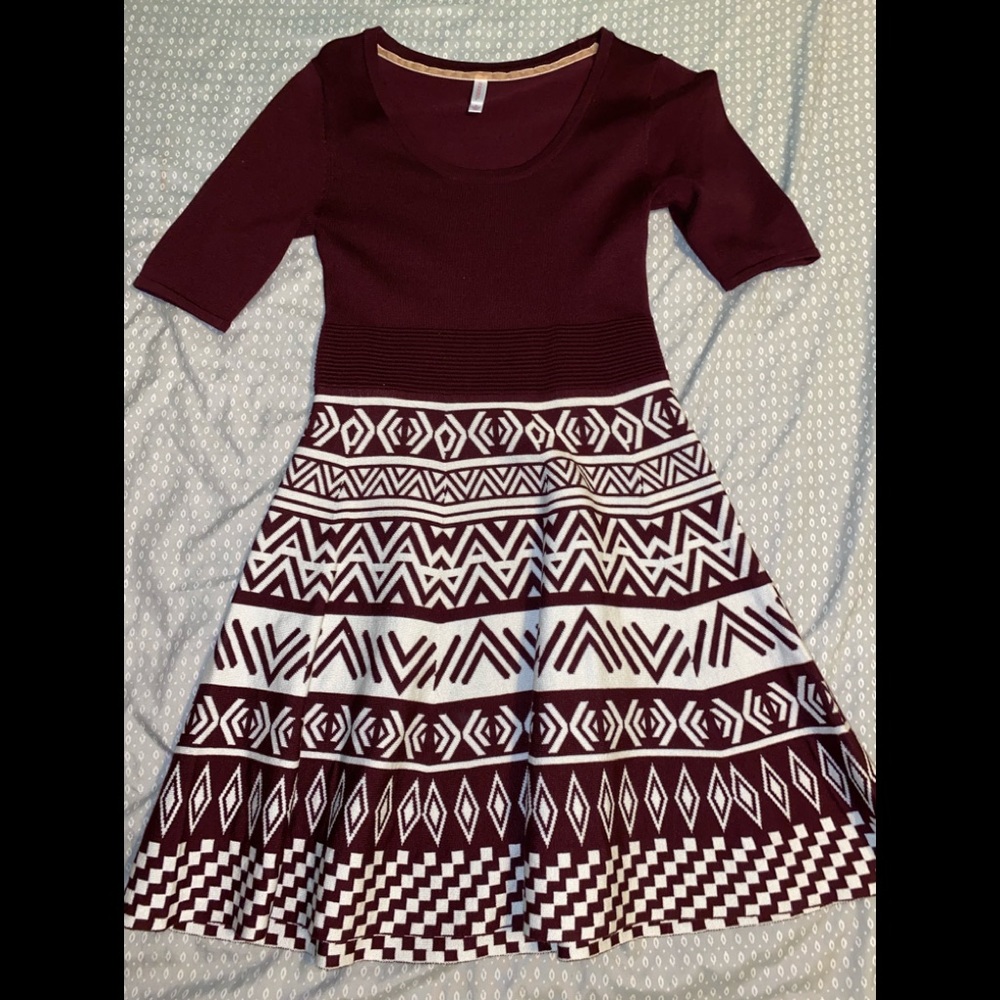 Midi quarter sleeve dress with unique design